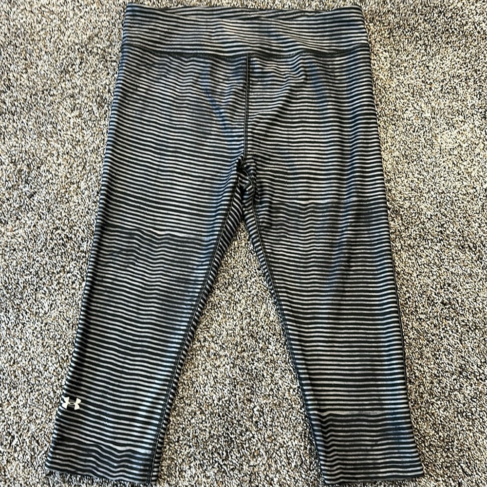 Women’s UA capri size L